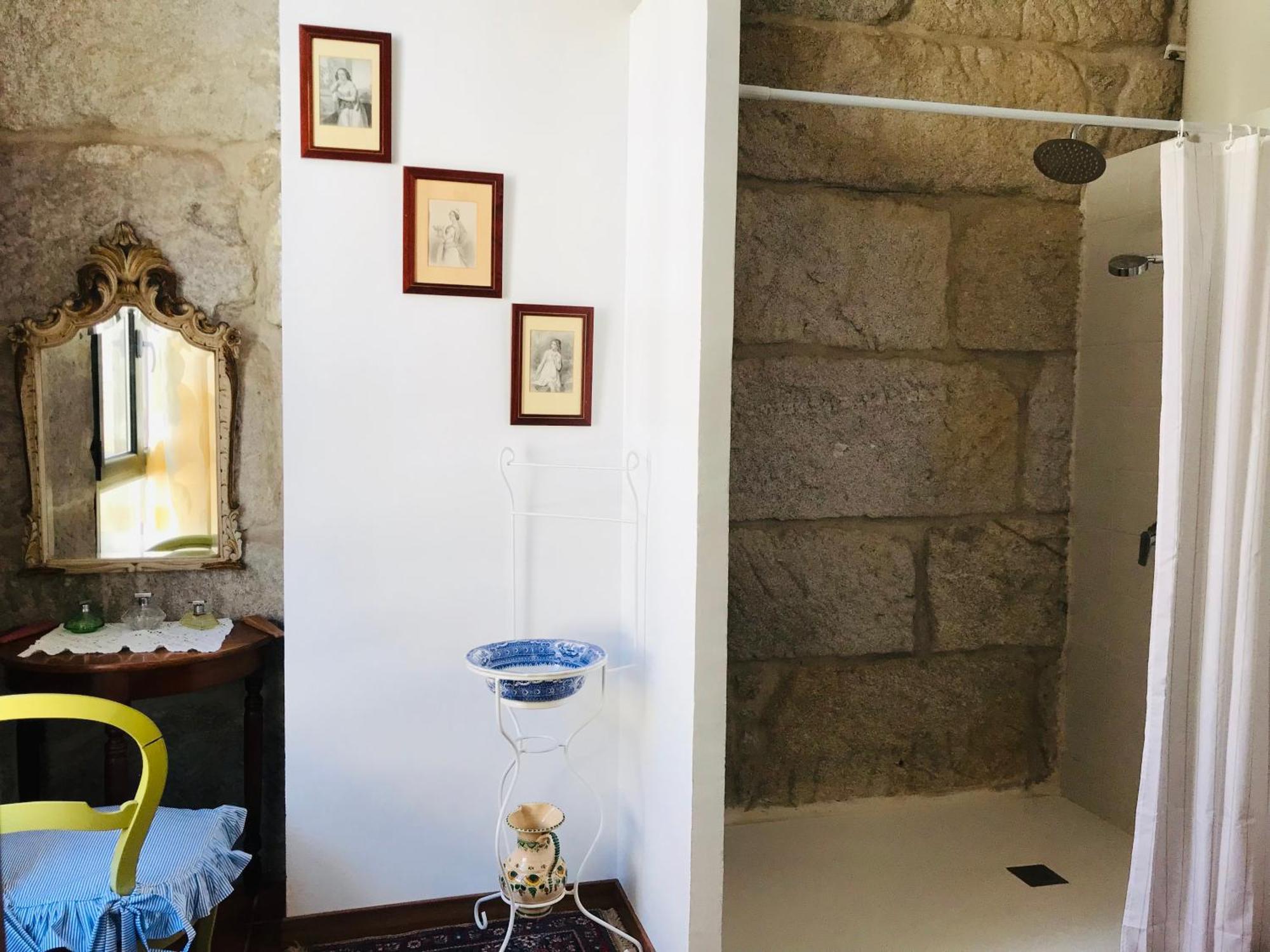 Casa Bella - Charm House Apartment A Guarda Bagian luar foto